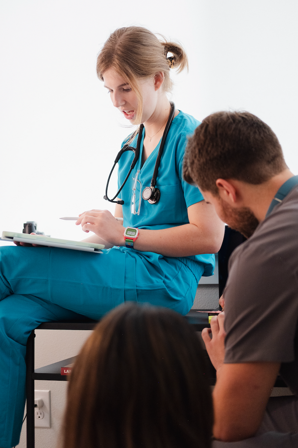 The Importance of Scrubs in Medical Field | Why Nurses & Doctors Wear Scrubs